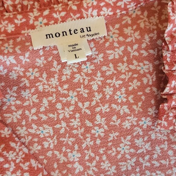 Beautiful flowy top  - Picture 8 of 8